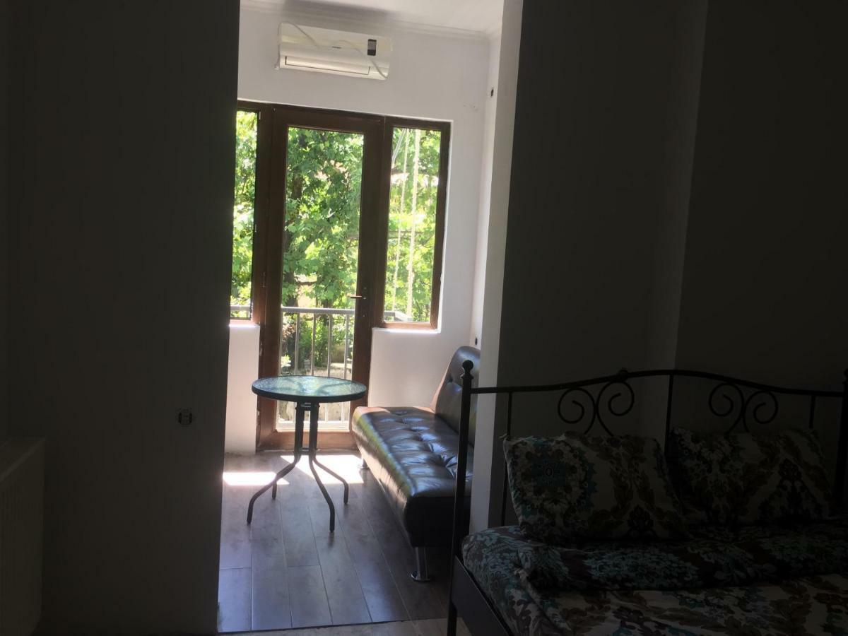 Gulnasi'S Guesthouse Batumi Exterior foto